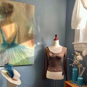 NWT- Zaful size S, with stretch layering top in cocoa with Lace Detail